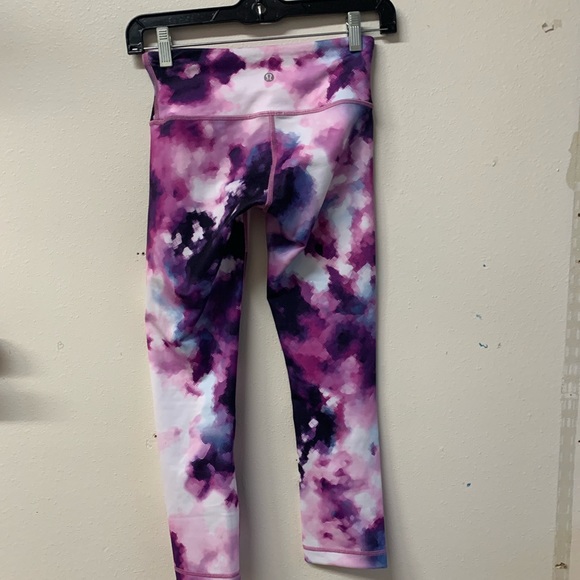Lululemon Crop Purple Tie Dye Legging - Picture 4 of 5